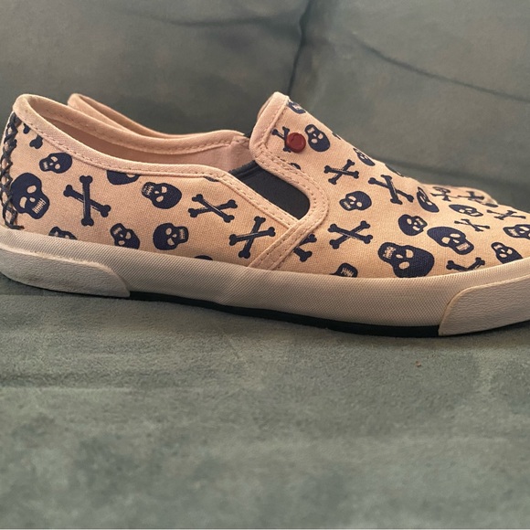 Shoes - Picture 4 of 5